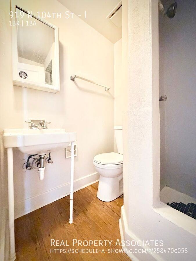 919 N 104th St #I - Photo 5 of 10