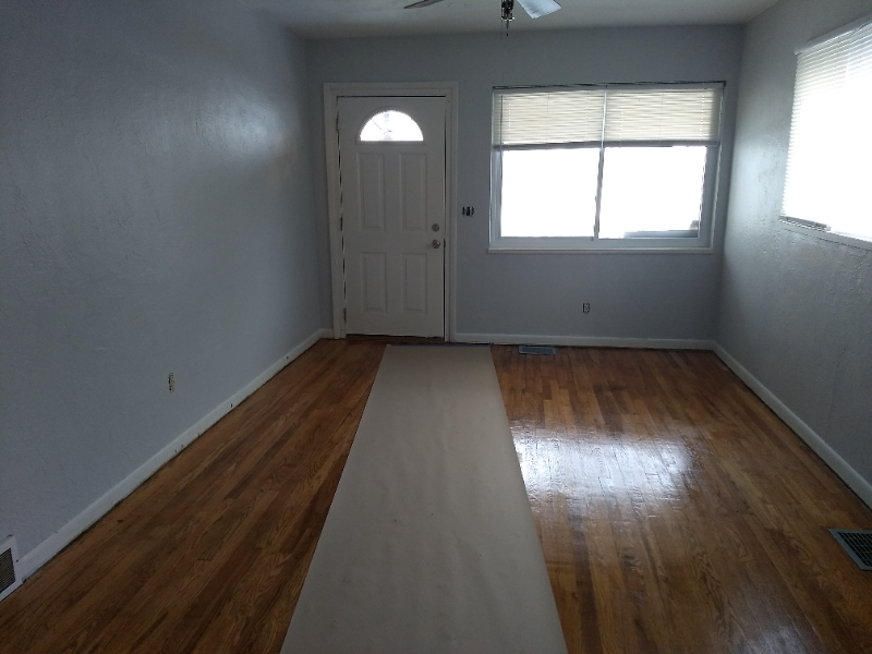 1608 Windemere Dr - Photo 4 of 11
