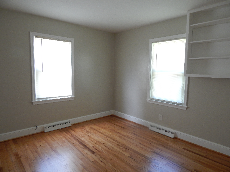320 S Branch St - Photo 3 of 8