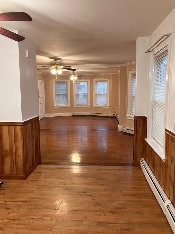 39 7th St #1stFL - Photo 3 of 6