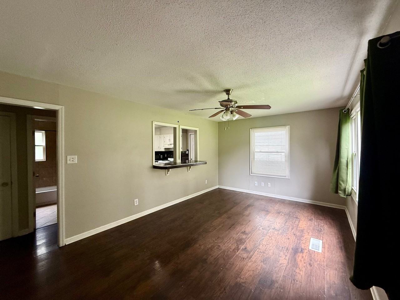 2601 Gaston Ave - Photo 2 of 17