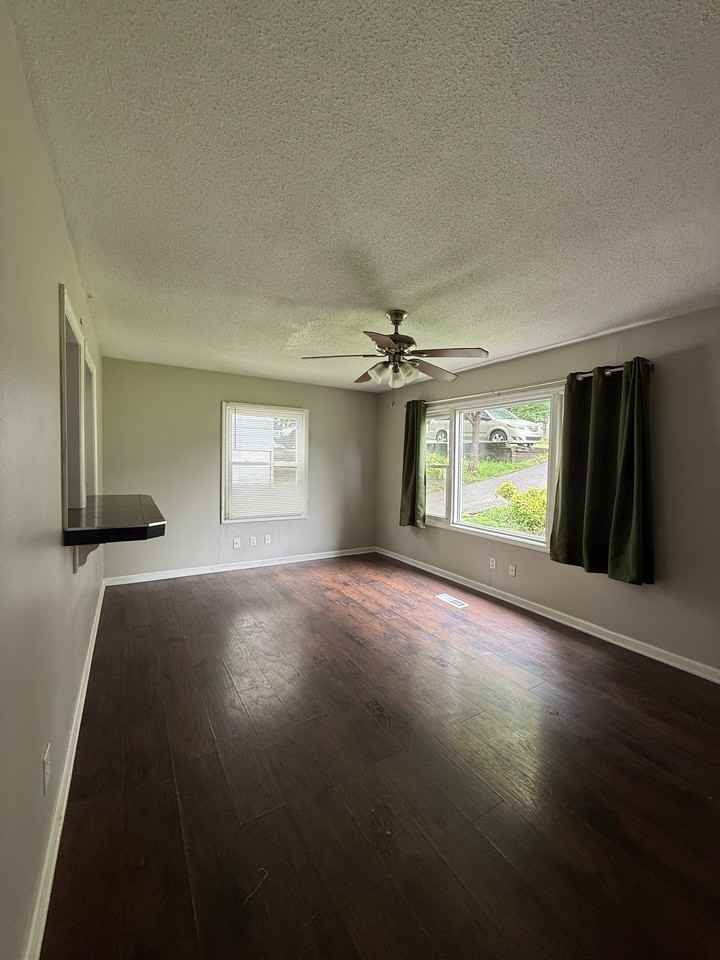 2601 Gaston Ave - Photo 3 of 17