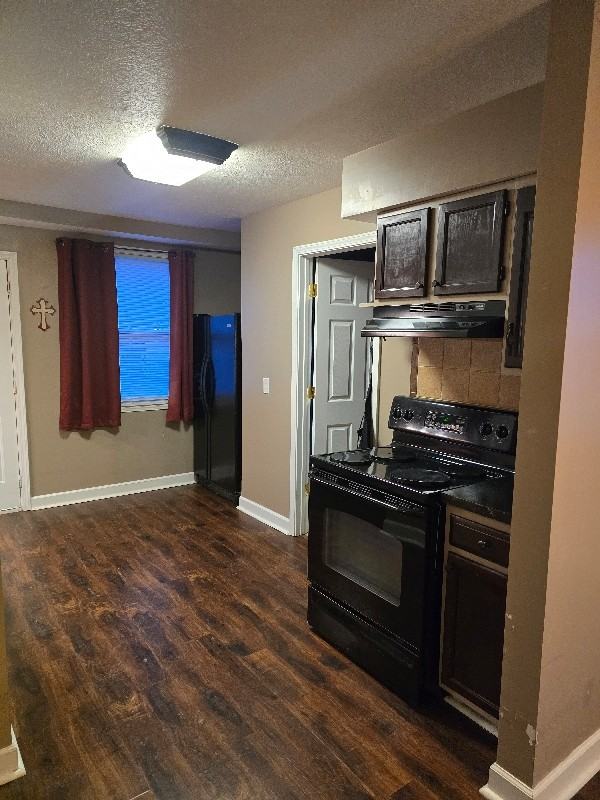 1923 Shelby St - Photo 2 of 14