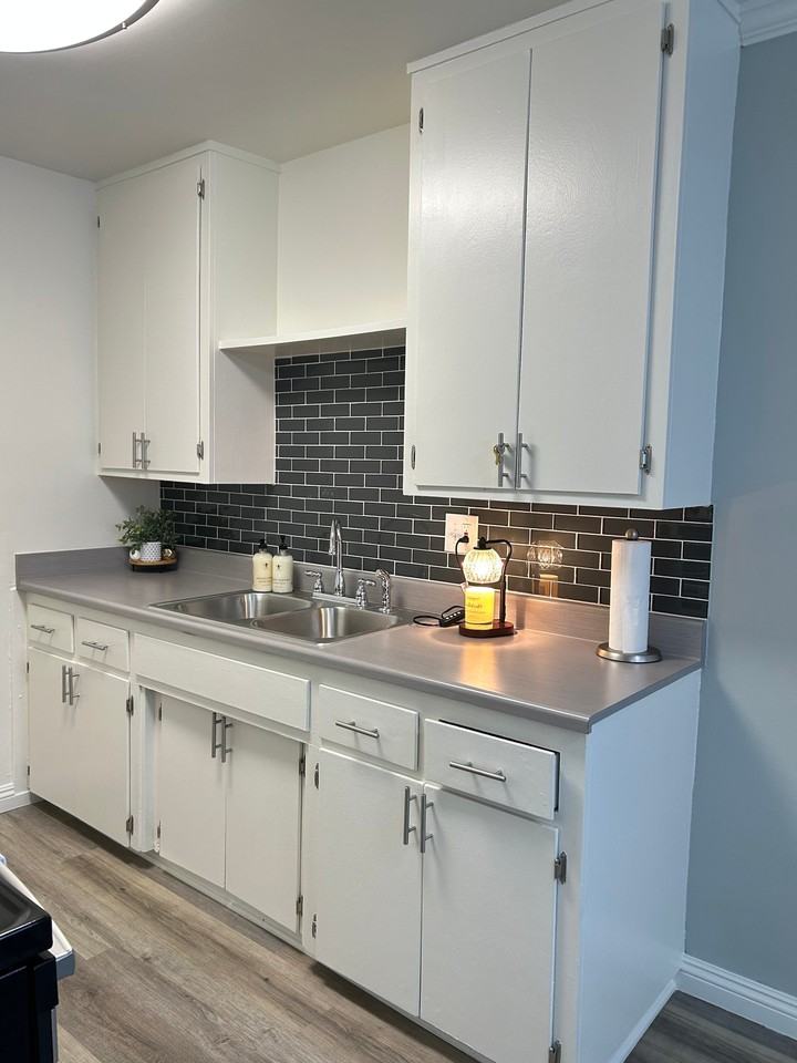 8801 Owensmouth Ave #6 - Photo 4 of 7