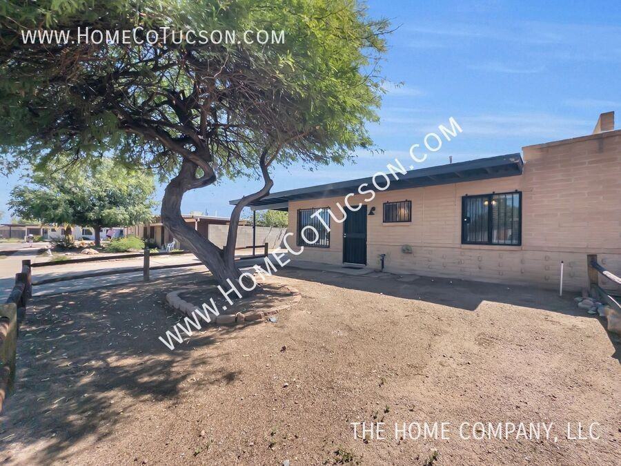 2349 S Saddleback Ave - Photo 2 of 36