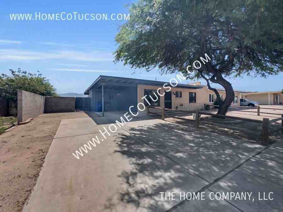 2349 S Saddleback Ave - Photo 4 of 36