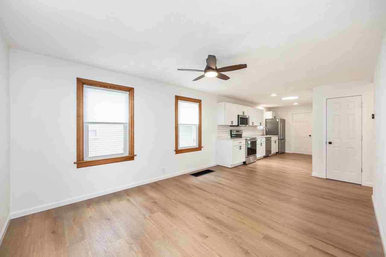 2702 E Main St - Photo 5 of 20