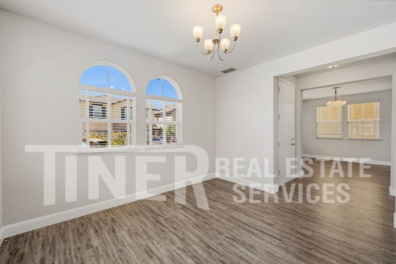 203 Rochdale St - Photo 5 of 27