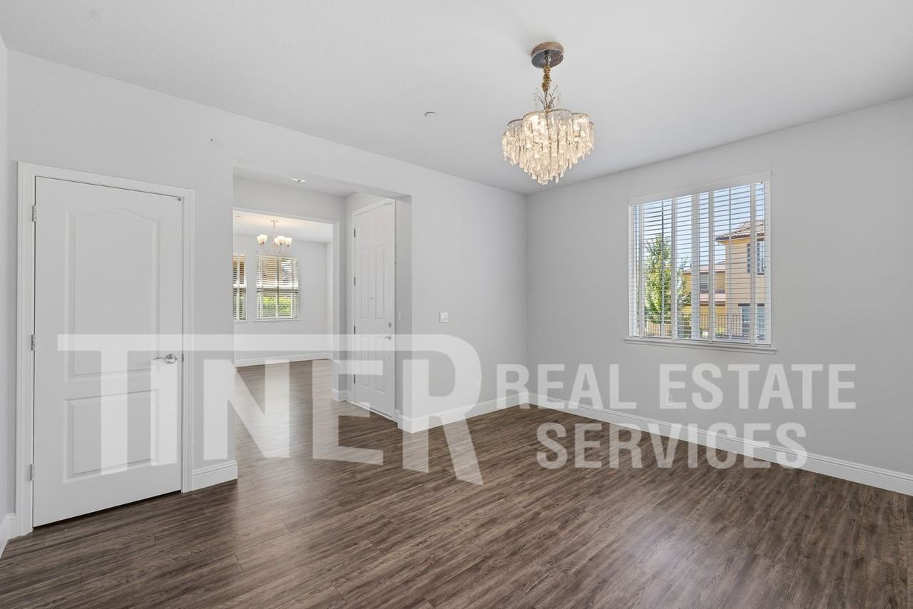 203 Rochdale St - Photo 7 of 27