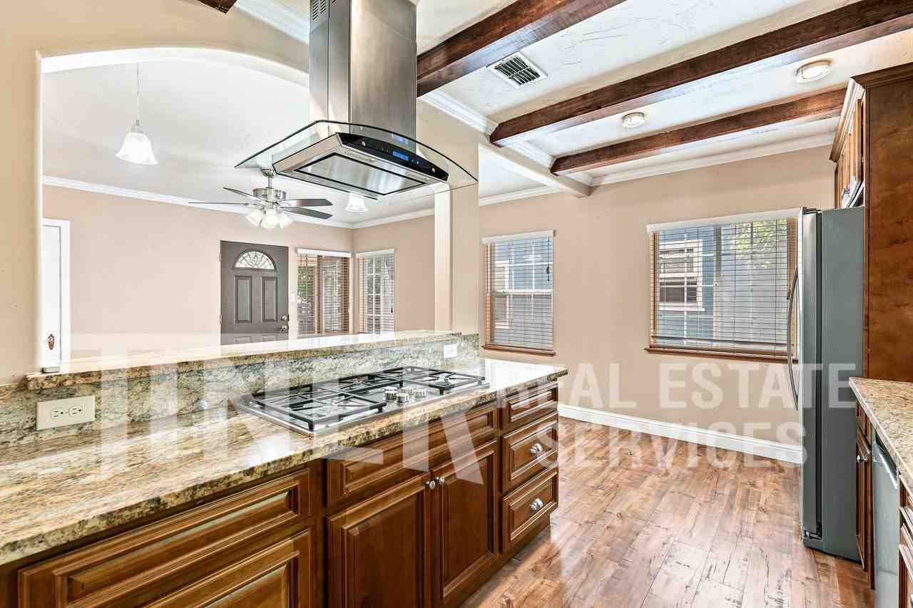 532 40th St - Photo 7 of 23