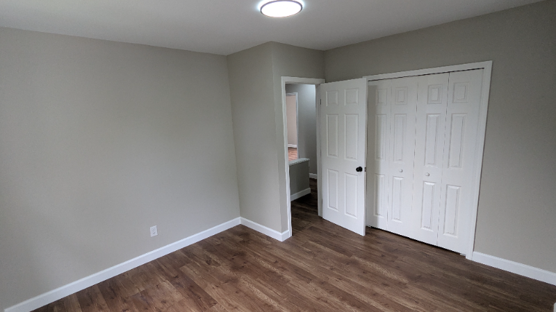 569 W Main St - Photo 7 of 12