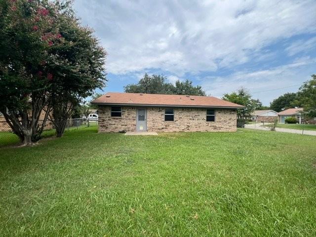 1512 Patricia Dr - Photo 2 of 9