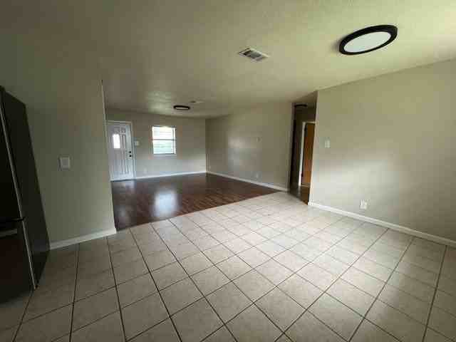 1512 Patricia Dr - Photo 3 of 9