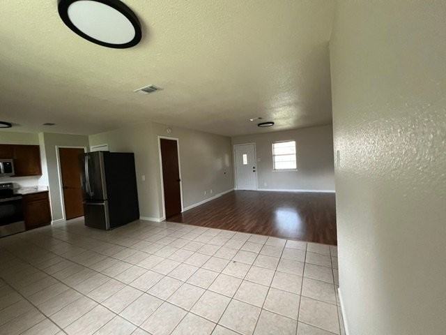 1512 Patricia Dr - Photo 4 of 9