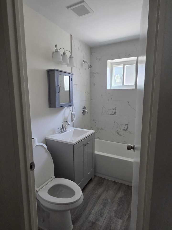 14605 Des Plaines St #1E - Photo 6 of 10