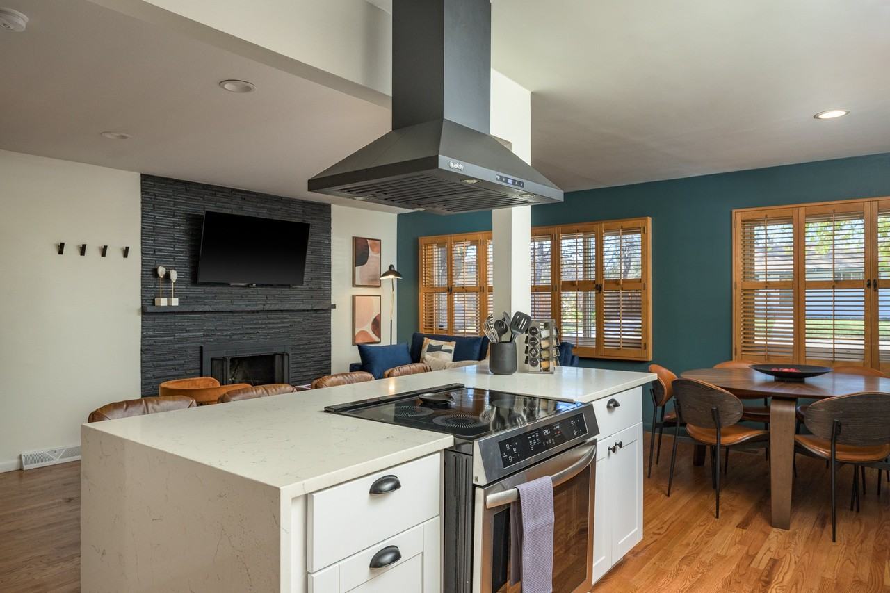 6604 Upham St - Photo 2 of 20
