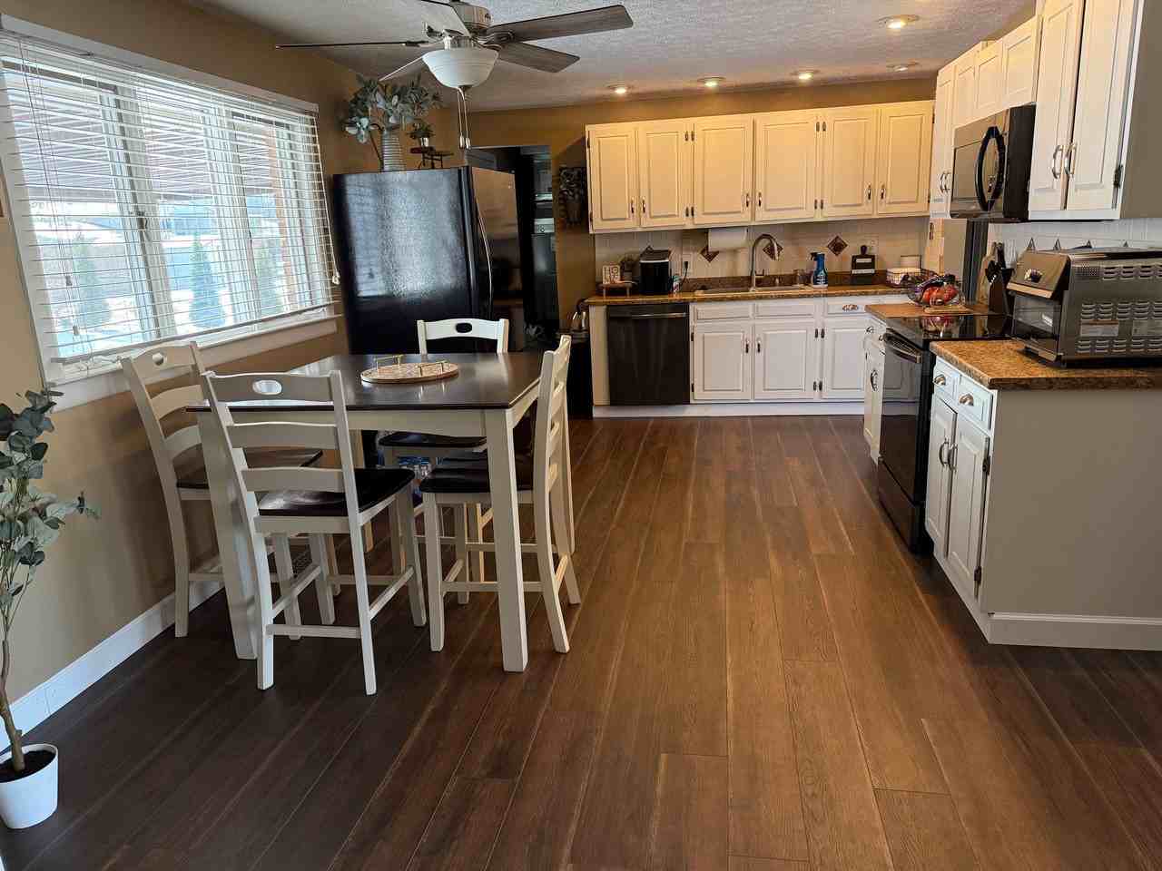 5212 Melvina St - Photo 4 of 10