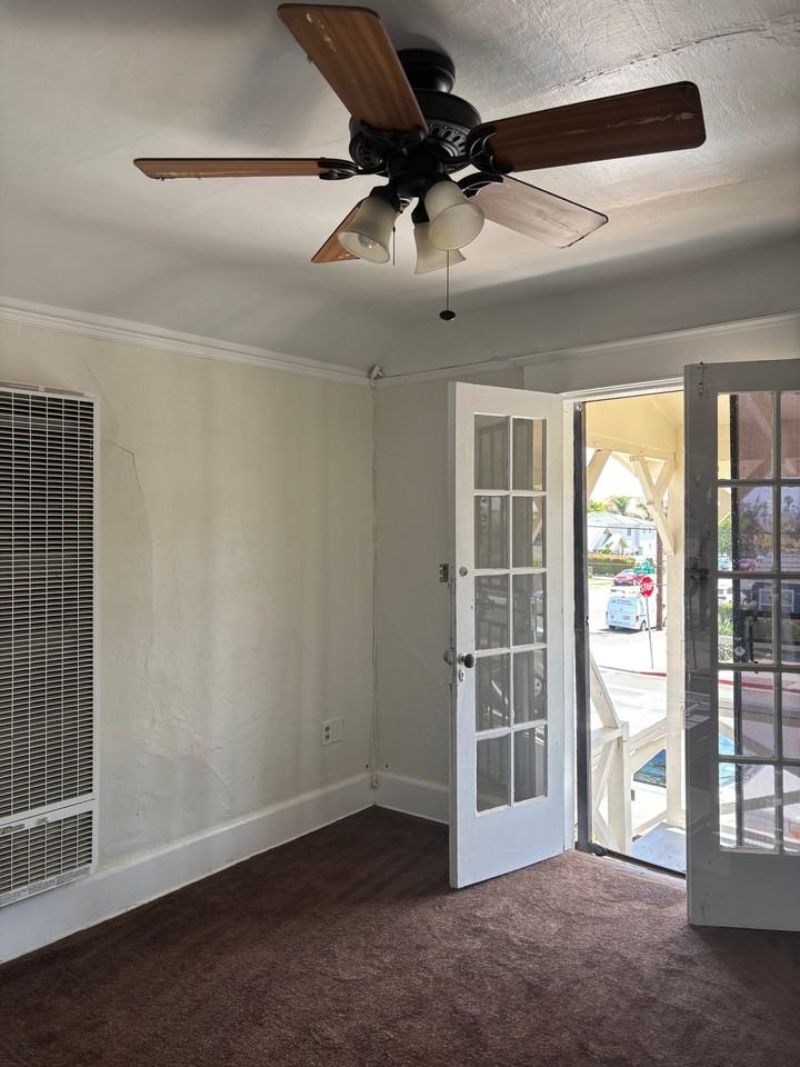 4496 Campus Ave - Photo 4 of 12