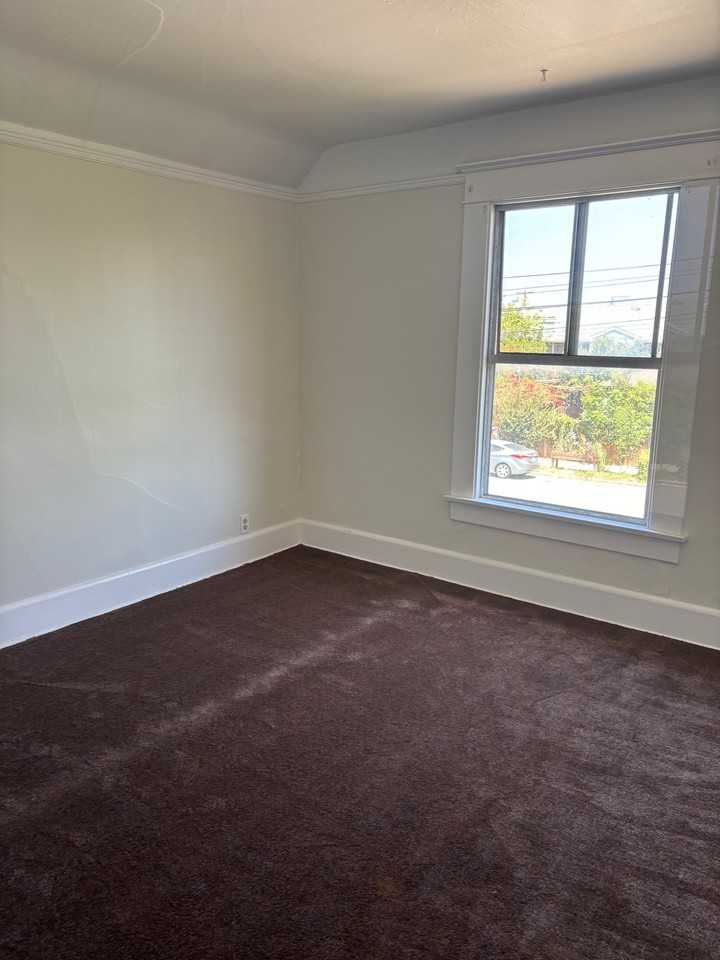 4496 Campus Ave - Photo 5 of 12