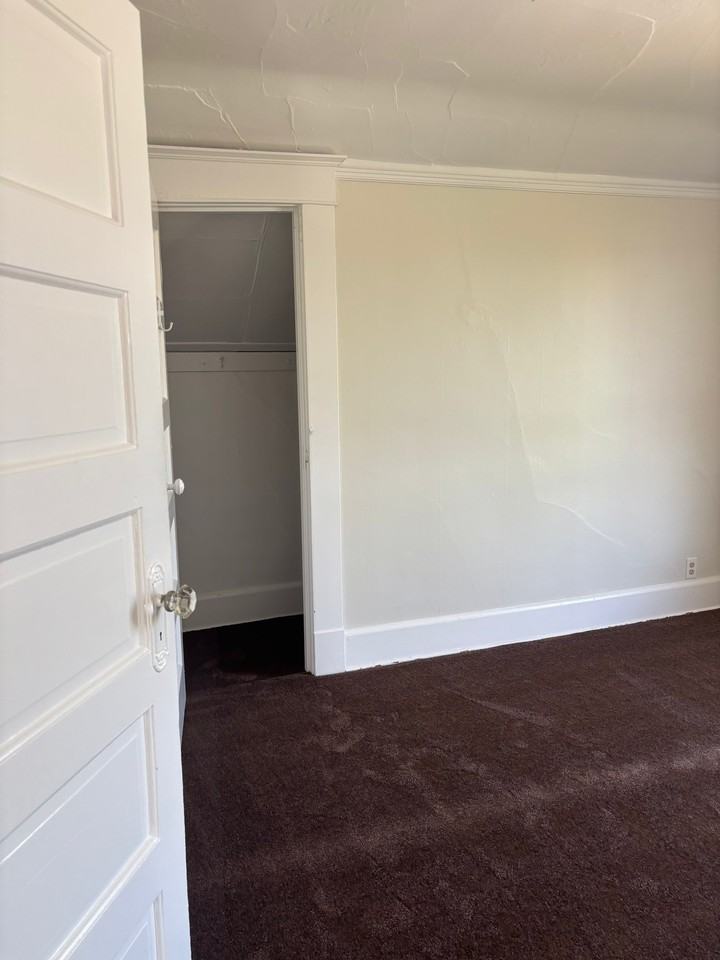 4496 Campus Ave - Photo 6 of 12