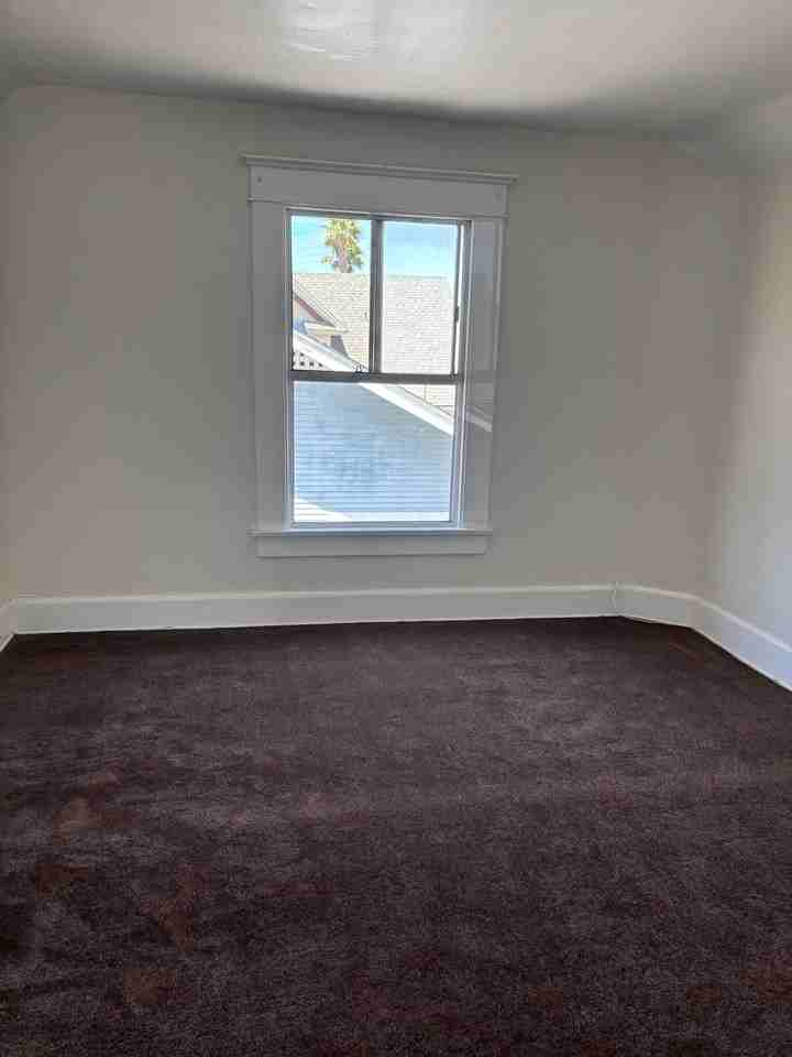 4496 Campus Ave - Photo 7 of 12