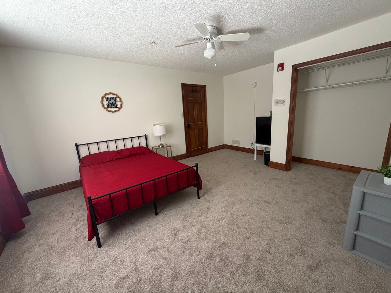 298 N Main St #1
