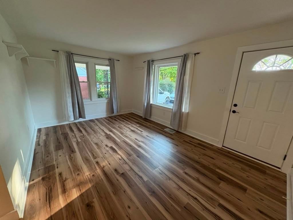 1608 Glendale Dr - Photo 2 of 9