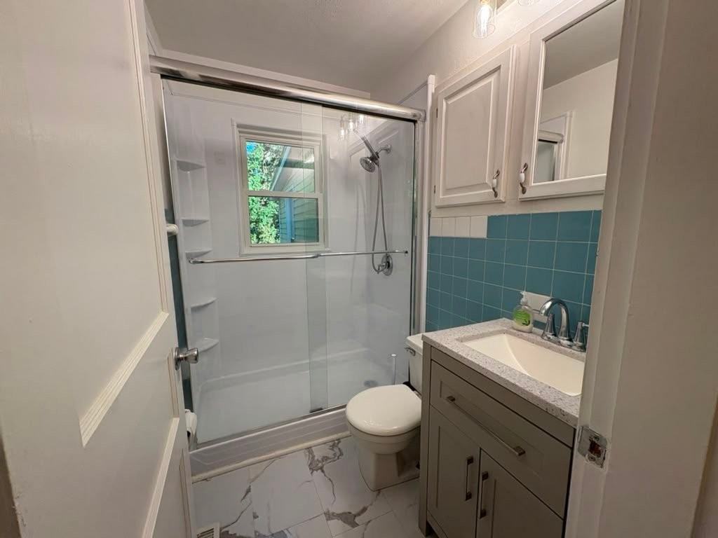 1608 Glendale Dr - Photo 5 of 9