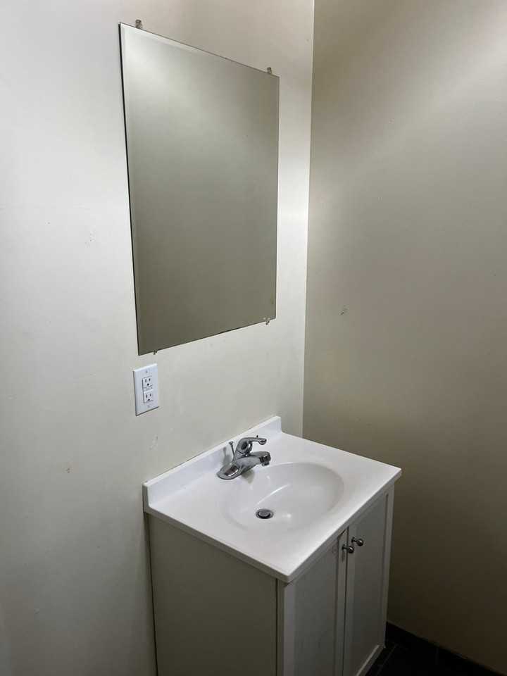 1415 Kemper St #09 - Photo 4 of 6