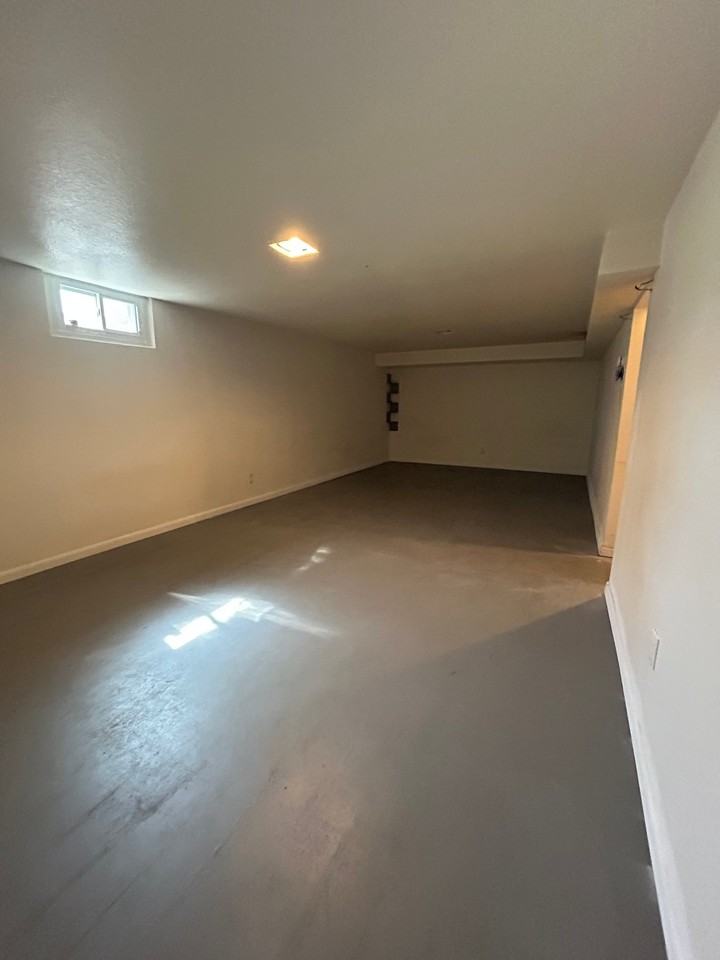 1207 S Gray St - Photo 7 of 19