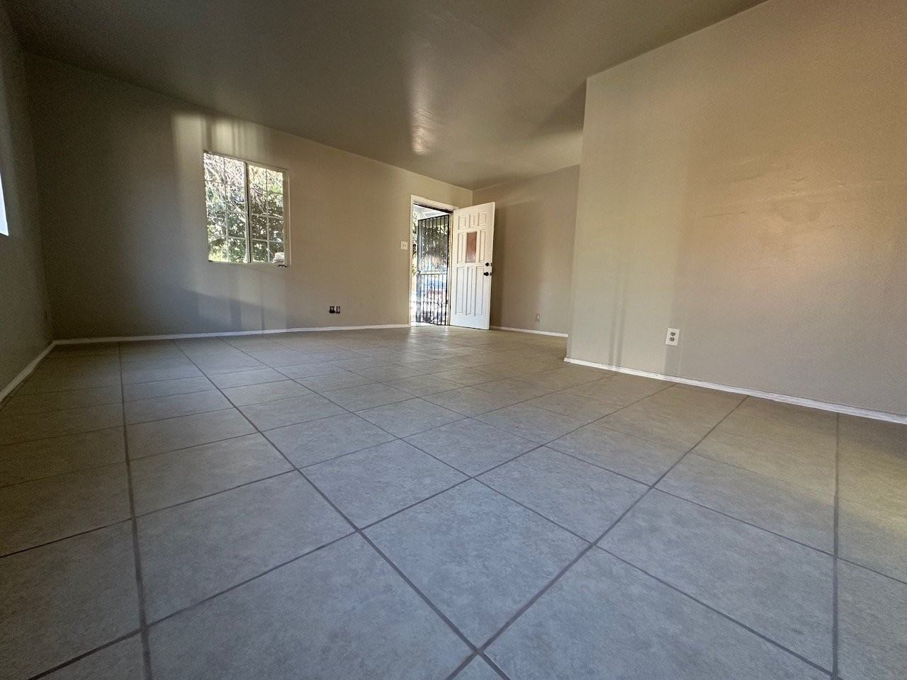 14011 Daventry St - Photo 7 of 20