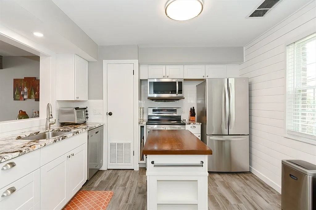 202 Windsor Dr - Photo 6 of 20