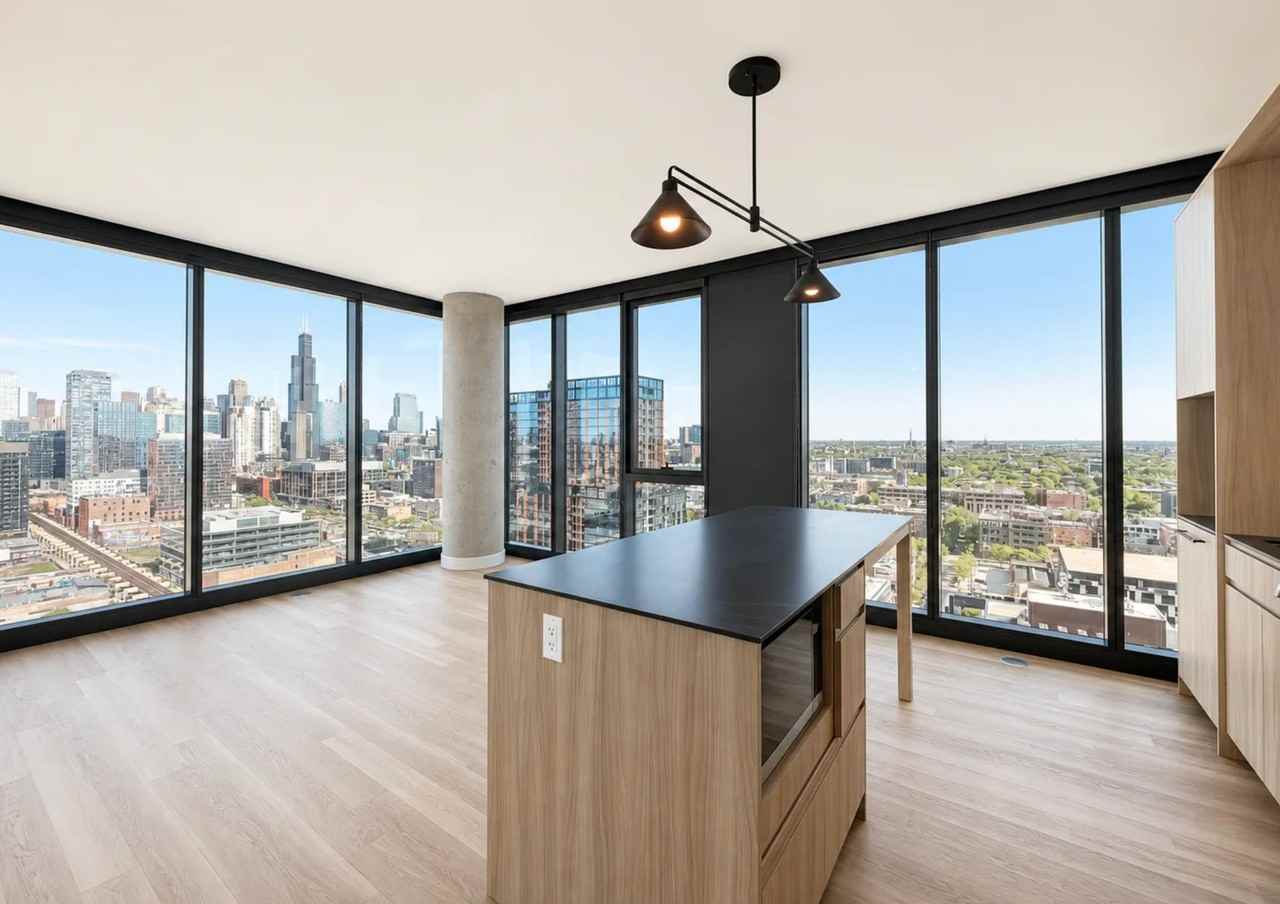 224 N Ada St - Photo 2 of 16