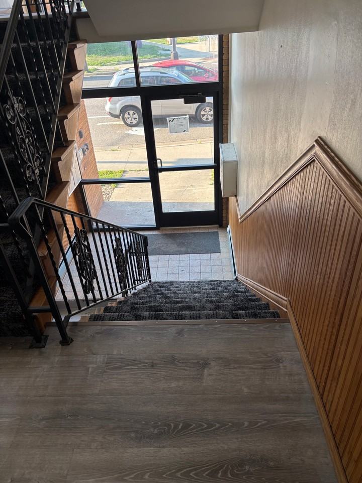 3200 Minnehaha Ave - Photo 3 of 10
