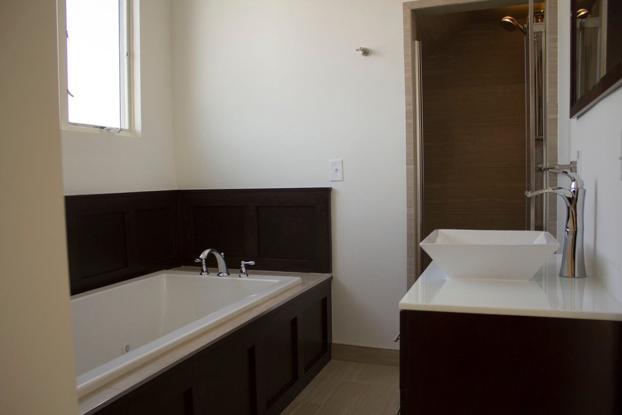 1245 W 69th St #UP - Photo 3 of 20