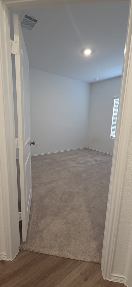 1261 Aquilla Dr - Photo 4 of 5