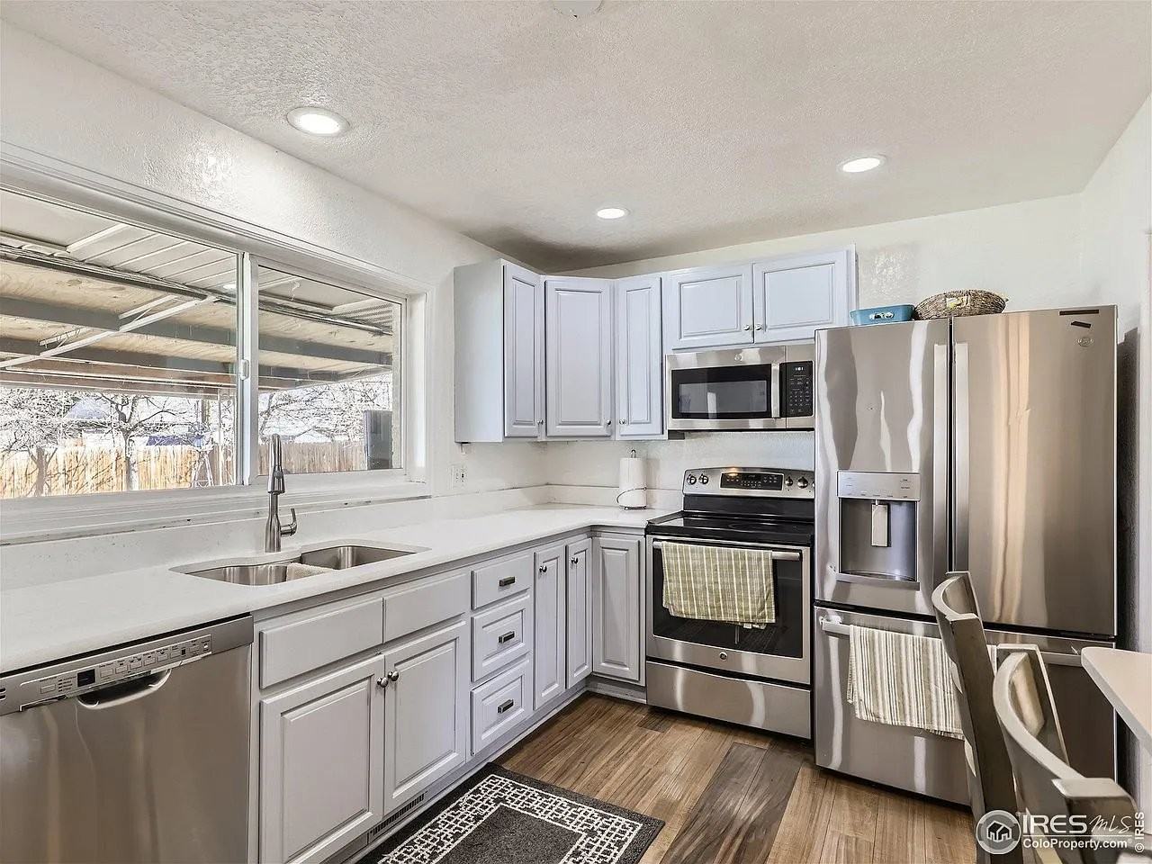 5861 Demott Ave - Photo 2 of 19