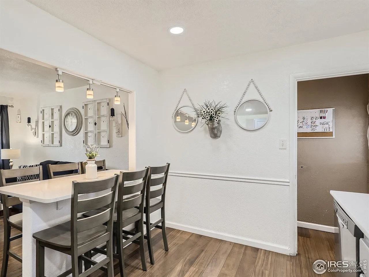 5861 Demott Ave - Photo 3 of 19