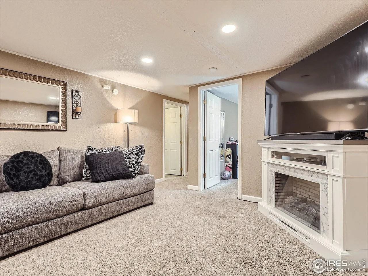 5861 Demott Ave - Photo 4 of 19