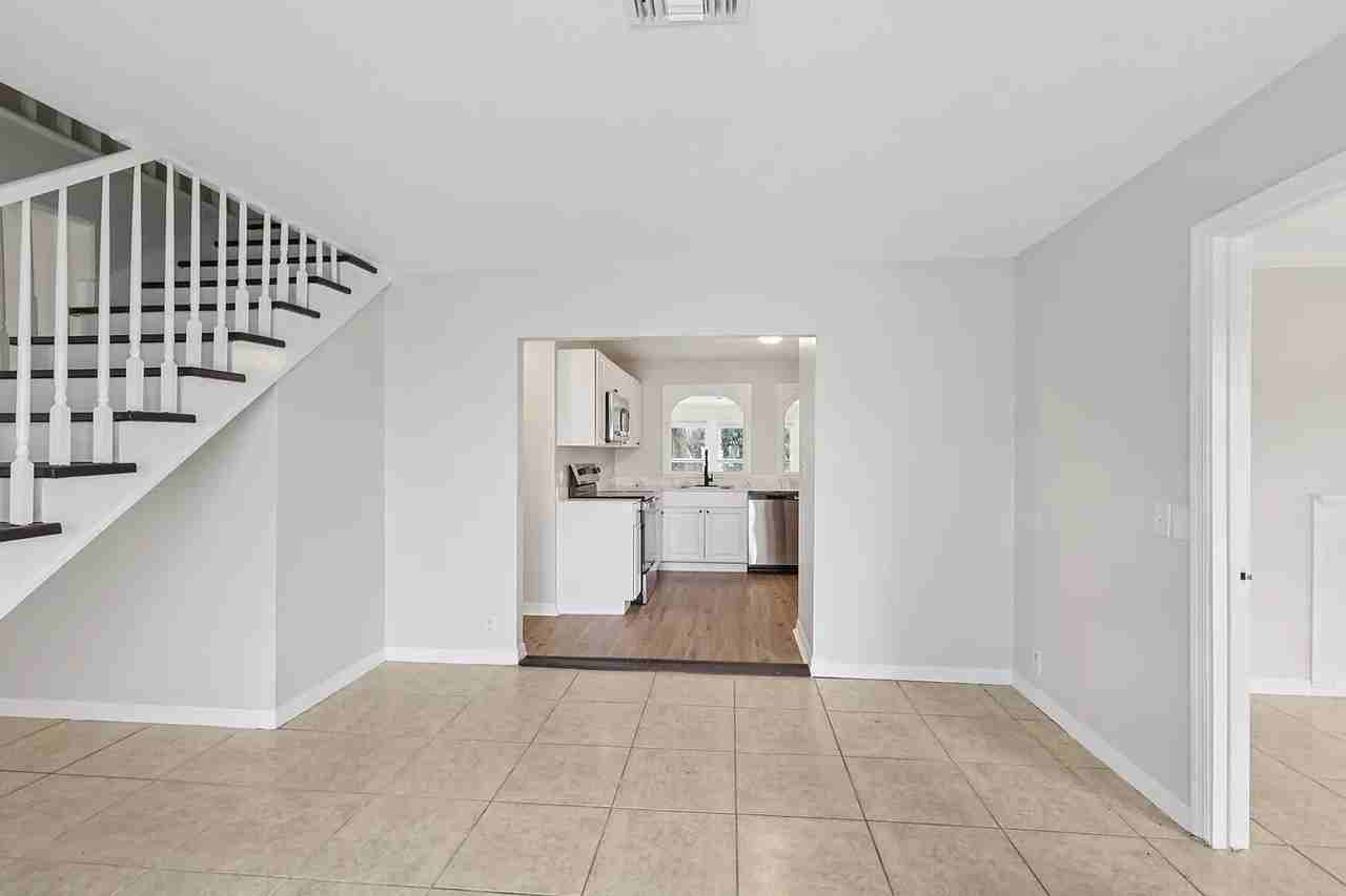 11382 59th St N - Photo 4 of 10