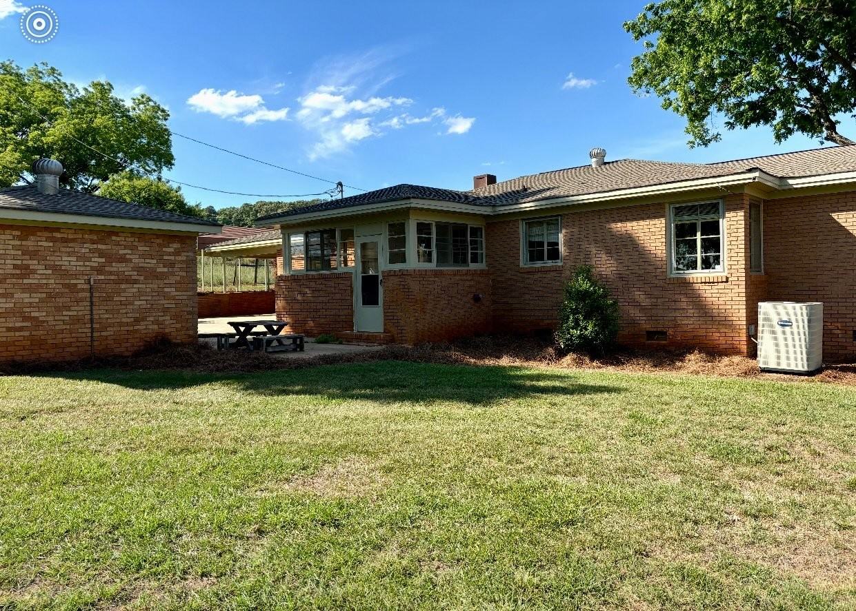 721 Thomason Okelley Rd - Photo 2 of 9