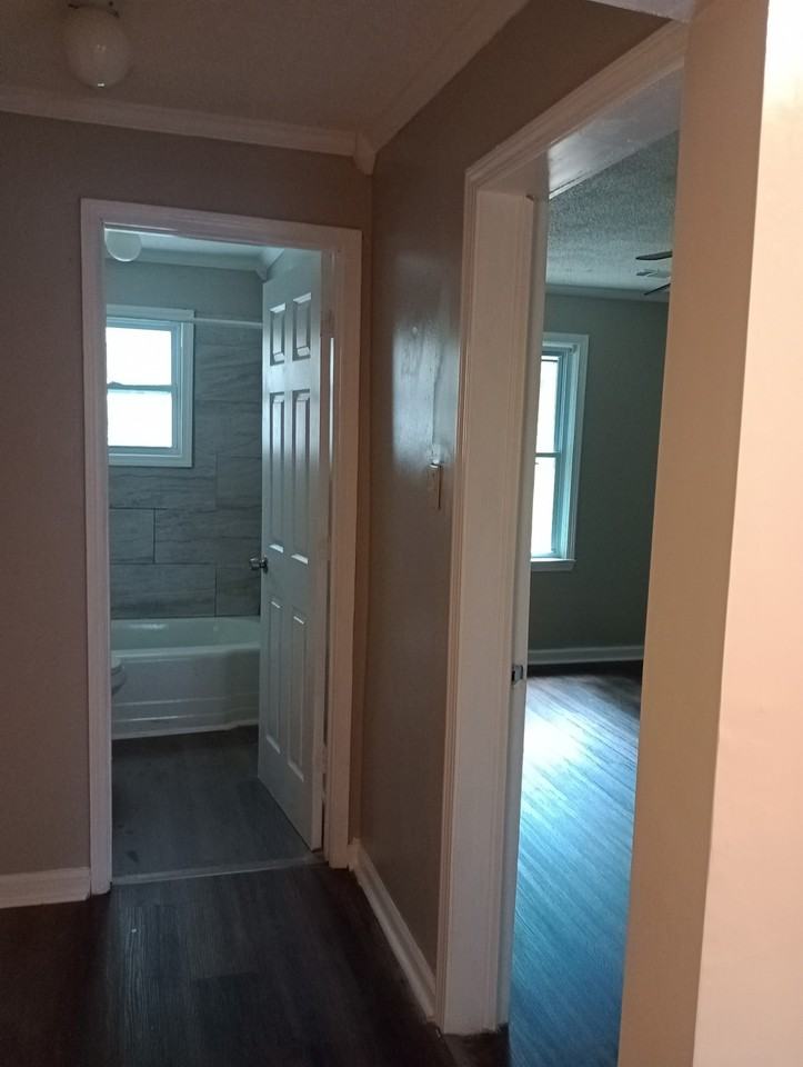 198 S Broad St - Photo 5 of 9