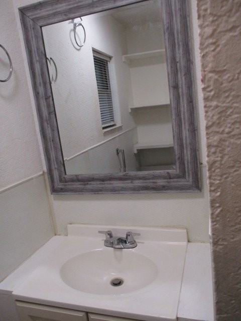 1210 Oak St #1210 - Photo 4 of 13