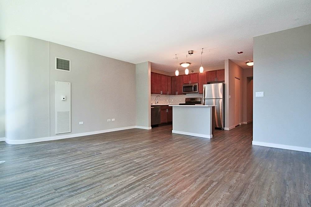 344 E Ohio St - Photo 4 of 15