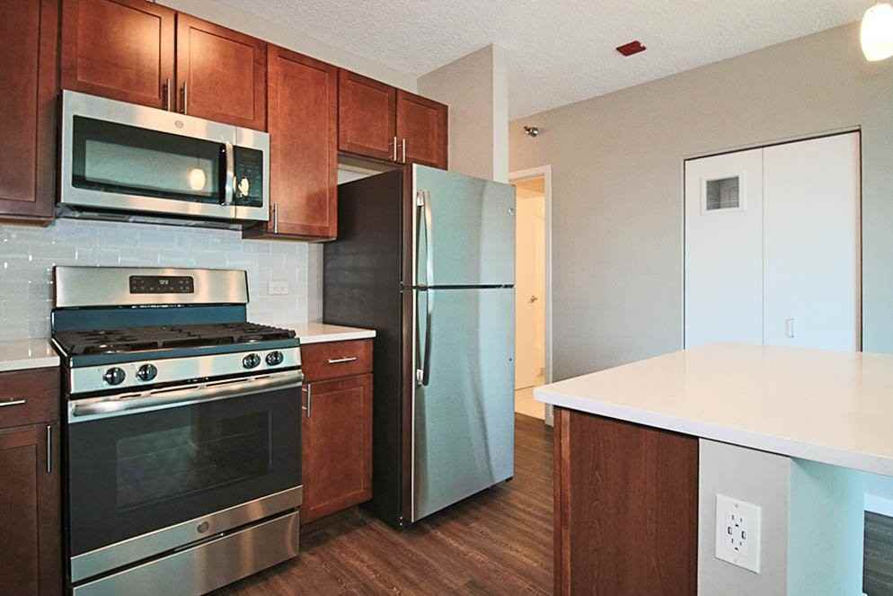 344 E Ohio St - Photo 6 of 15