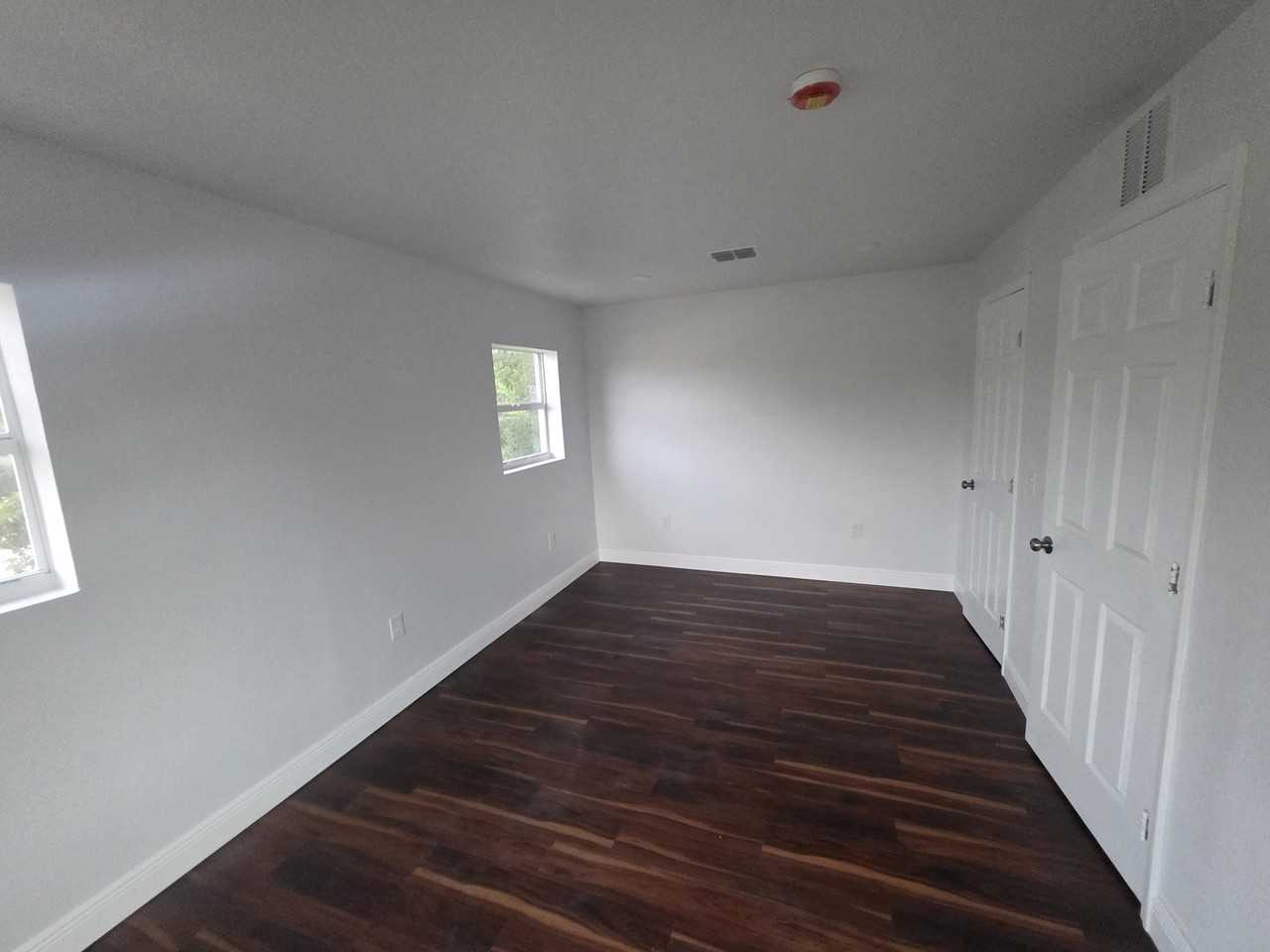 4615 Aegean Ave - Photo 5 of 8