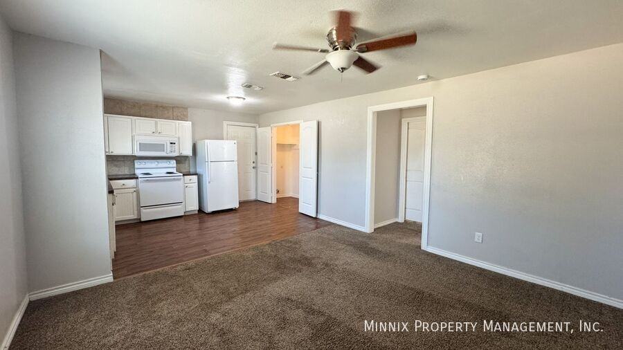 755 W Knox St #1 - Photo 4 of 24