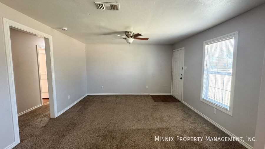 755 W Knox St #1 - Photo 5 of 24