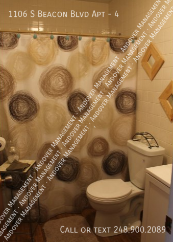 1106 S Beacon Blvd #4 - Photo 5 of 12
