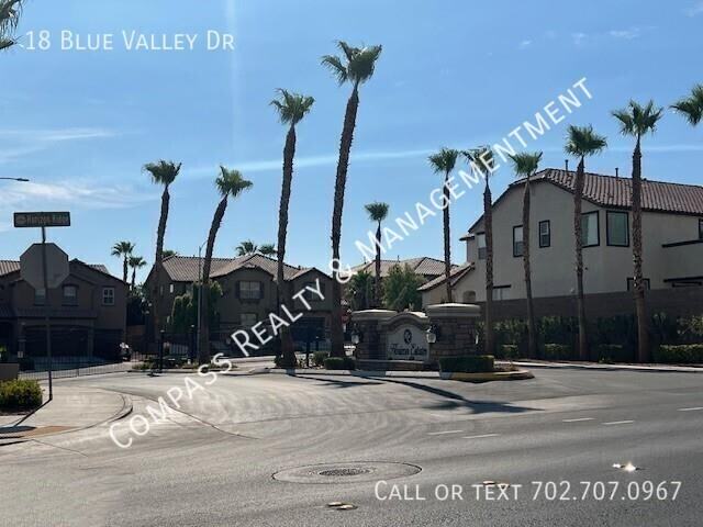 18 Blue Valley Dr - Photo 4 of 32